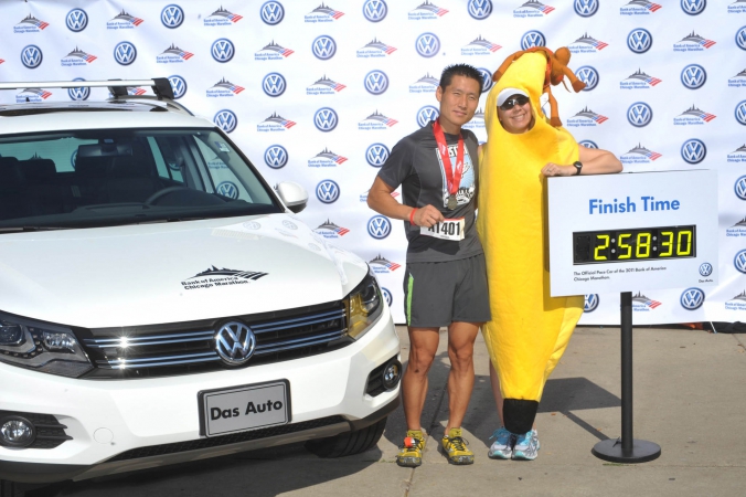 banana suit poses onsite photo printing photo activity at finish line chicago marathon with vw pace car sponsored by bank of america