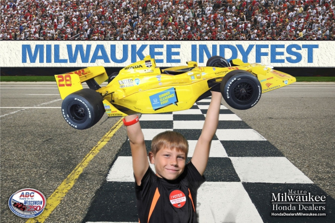 green screen photo activity at milwaukee indyfest, with social media sharing and onsite photo printing